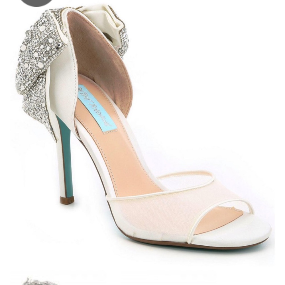 BLUE BY BETSEY JOHNSON BLAZE BOW PEEP-TOE PUMPS IVORY – BETSEY JOHNSON WOMENS